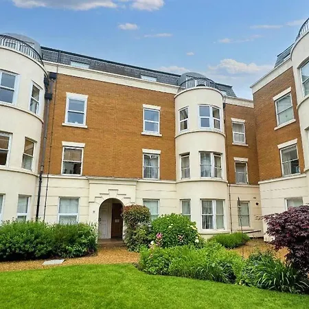 Osborne House - One Bedroom Ground Floor Apartment With Parking Southampton Exterior photo