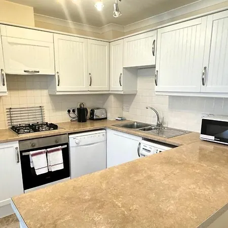 Osborne House - One Bedroom Ground Floor Apartment With Parking Southampton Exterior photo