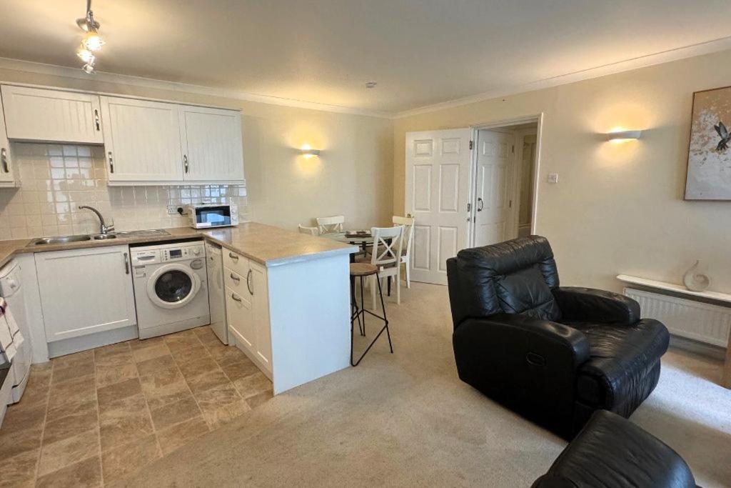 Osborne House - One Bedroom Ground Floor With Parking Southampton